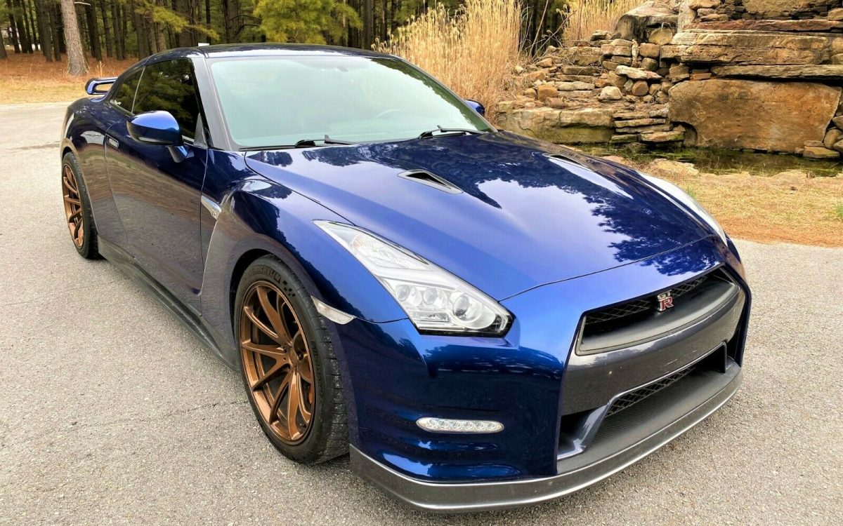 GT-R (1)