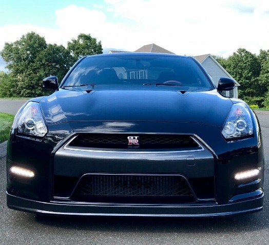 GT-R (2)