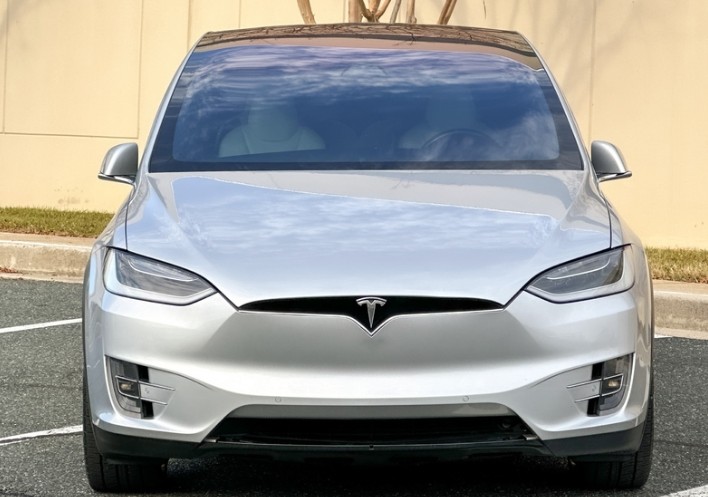 Tesla X (75)