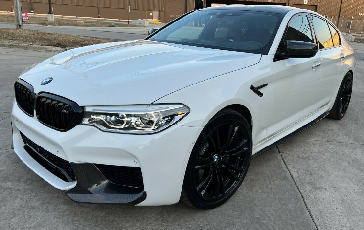 BMW M5 (2.1)